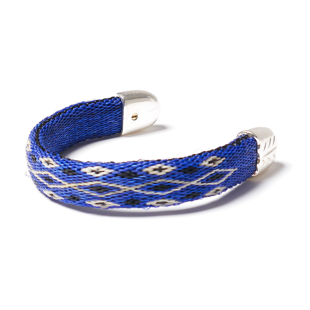 BendableBraceletBlueWhiteBlack_1024x1024