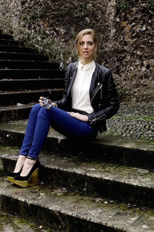 2. BLONDESALAD-GOLD1